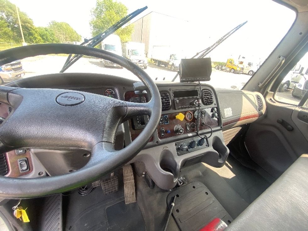 Medium Duty Box Truck-Light and Medium Duty Trucks-Freightliner-2019-M2-Brooklyn Park-MN-137,525\n\t\tmiles-$ 57,500 - Image 17