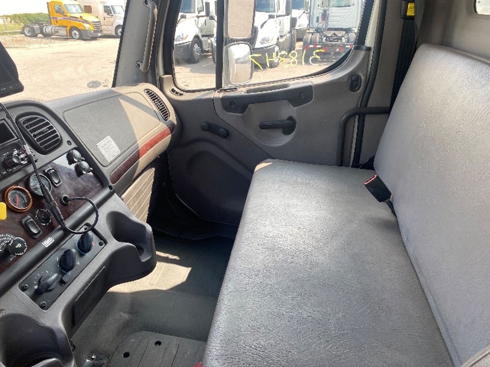Medium Duty Box Truck-Light and Medium Duty Trucks-Freightliner-2019-M2-Brooklyn Park-MN-137,525\n\t\tmiles-$ 57,500 - Image 19