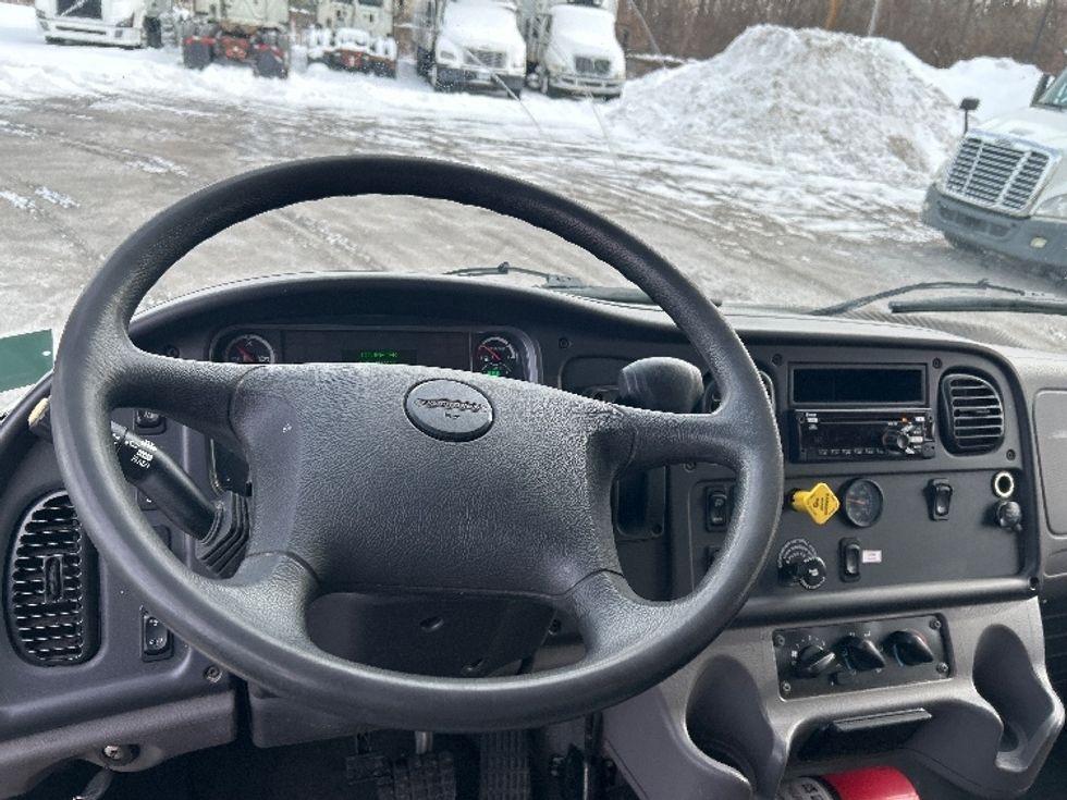 Medium Duty Box Truck-Light and Medium Duty Trucks-Freightliner-2019-M2-Brooklyn Park-MN-175,862\n\t\tmiles-$ 51,000 - Image 17