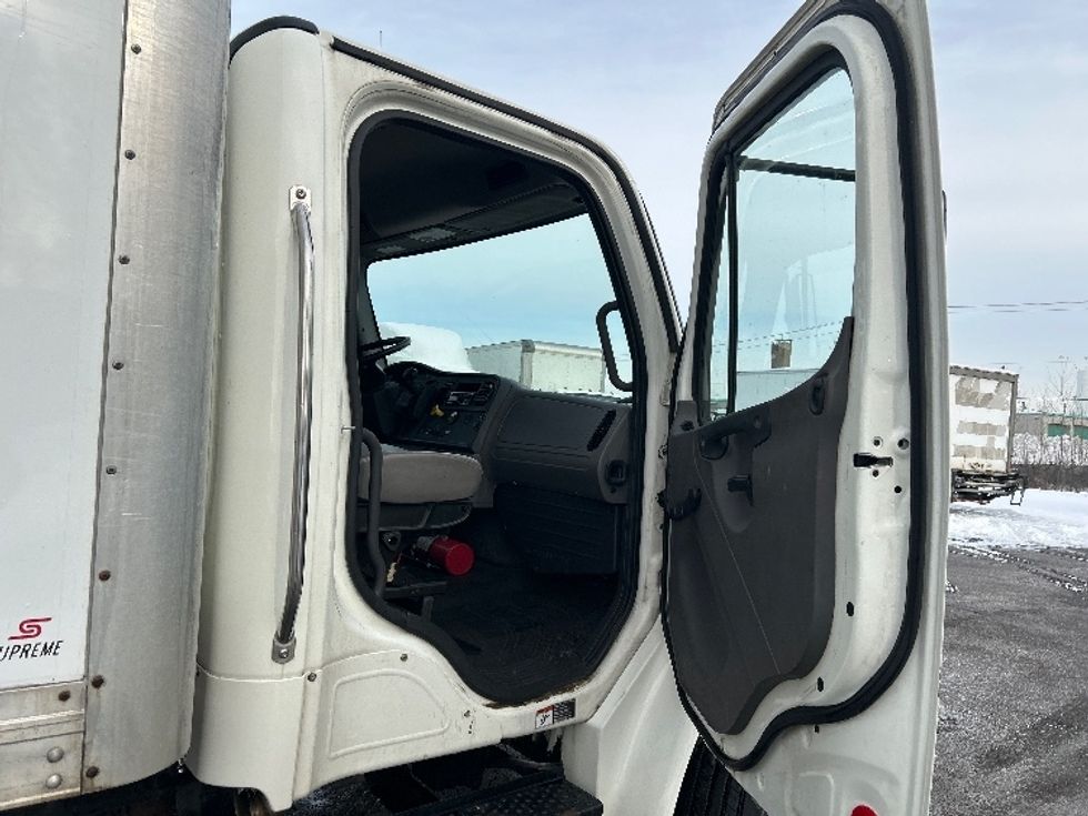Medium Duty Box Truck-Light and Medium Duty Trucks-Freightliner-2019-M2-Brooklyn Park-MN-175,862\n\t\tmiles-$ 51,000 - Image 20