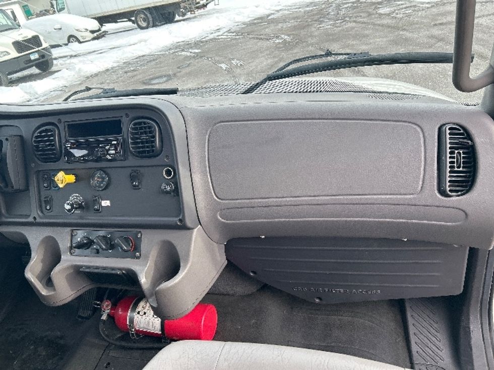 Medium Duty Box Truck-Light and Medium Duty Trucks-Freightliner-2019-M2-Brooklyn Park-MN-175,862\n\t\tmiles-$ 51,000 - Image 21