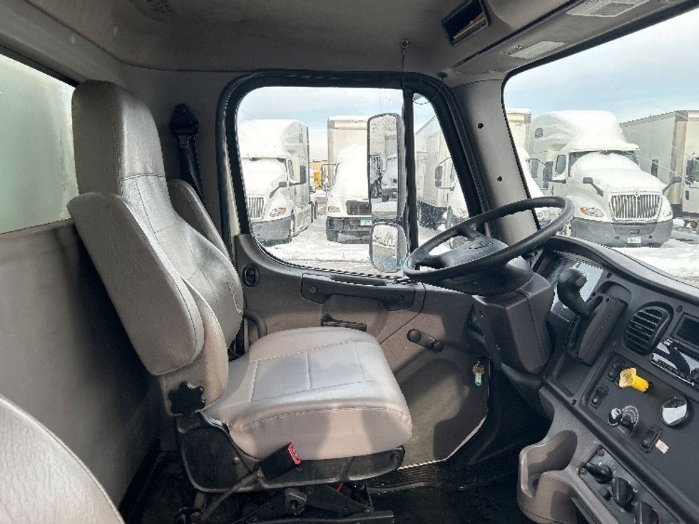Medium Duty Box Truck-Light and Medium Duty Trucks-Freightliner-2019-M2-Brooklyn Park-MN-175,862\n\t\tmiles-$ 51,000 - Image 22