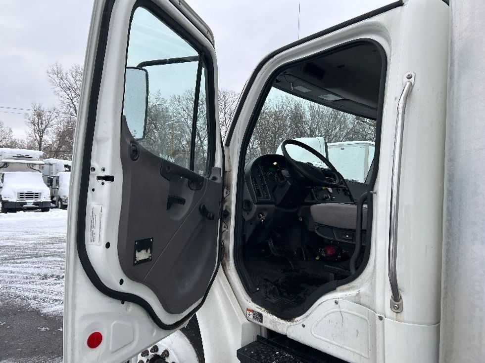 Medium Duty Box Truck-Light and Medium Duty Trucks-Freightliner-2019-M2-Brooklyn Park-MN-189,777\n\t\tmiles-$ 48,750 - Image 15