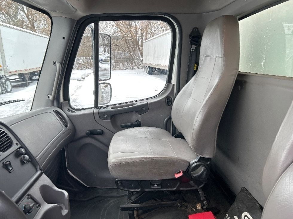 Medium Duty Box Truck-Light and Medium Duty Trucks-Freightliner-2019-M2-Brooklyn Park-MN-189,777\n\t\tmiles-$ 48,750 - Image 18