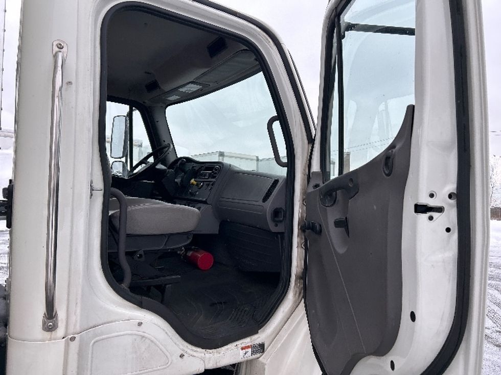 Medium Duty Box Truck-Light and Medium Duty Trucks-Freightliner-2019-M2-Brooklyn Park-MN-189,777\n\t\tmiles-$ 48,750 - Image 19