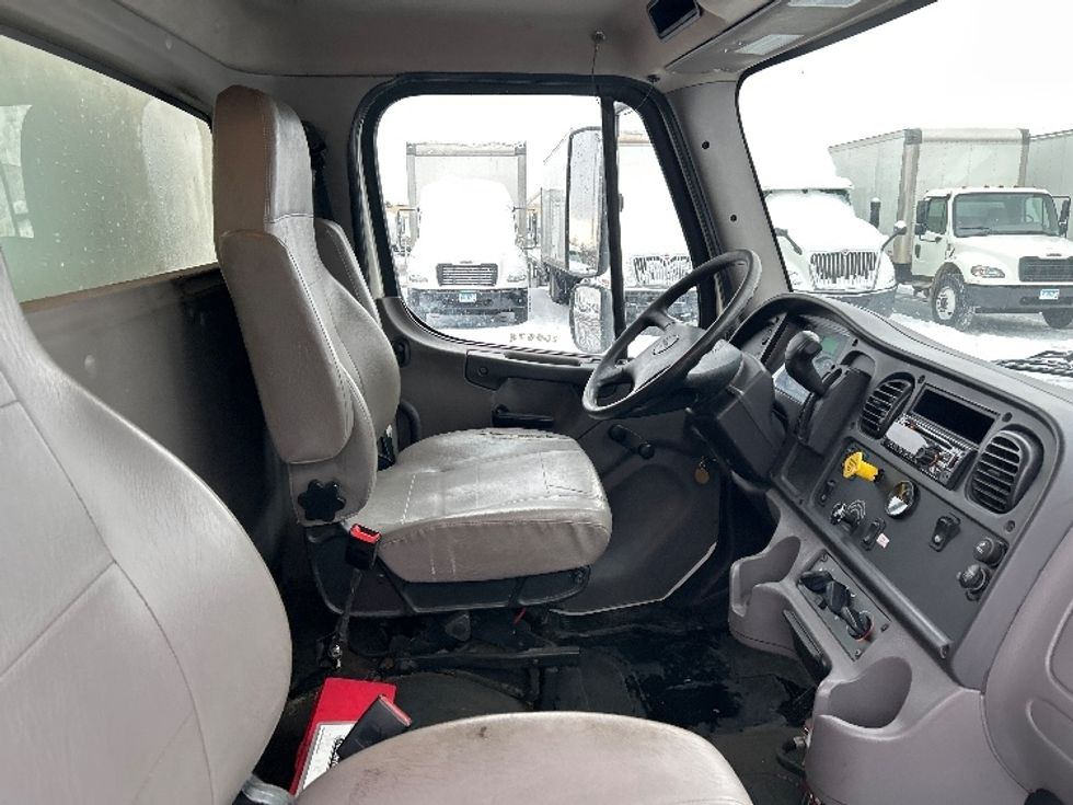 Medium Duty Box Truck-Light and Medium Duty Trucks-Freightliner-2019-M2-Brooklyn Park-MN-189,777\n\t\tmiles-$ 48,750 - Image 21