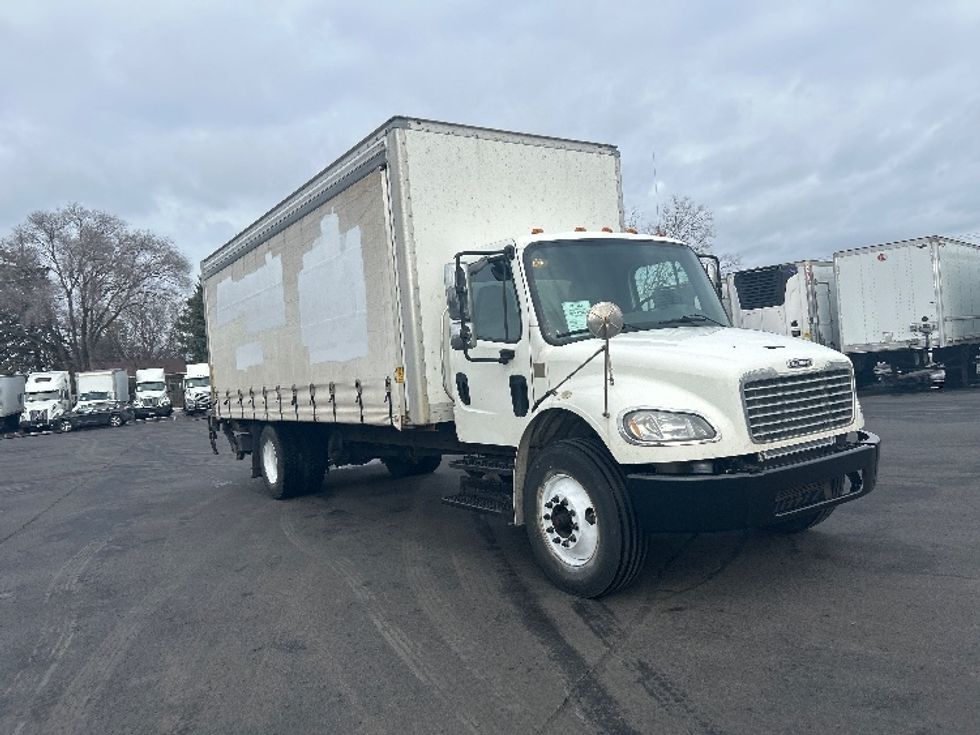 Medium Duty Box Truck-Light and Medium Duty Trucks-Freightliner-2019-M2-Brooklyn Park-MN-205,672\n\t\tmiles-$ 44,000 - Image 1