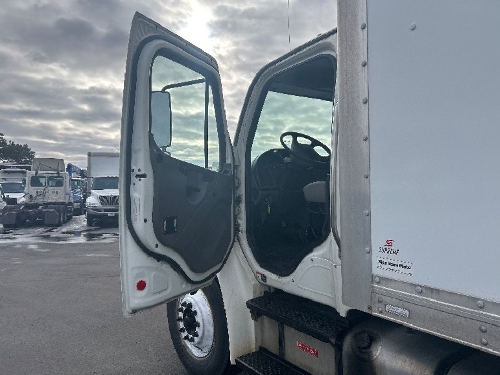Medium Duty Box Truck-Light and Medium Duty Trucks-Freightliner-2019-M2-Brooklyn Park-MN-205,672\n\t\tmiles-$ 44,000 - Image 16
