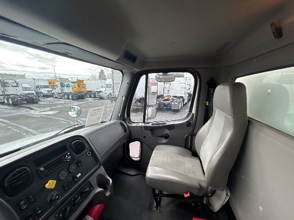Medium Duty Box Truck-Light and Medium Duty Trucks-Freightliner-2019-M2-Brooklyn Park-MN-205,672\n\t\tmiles-$ 44,000 - Image 21