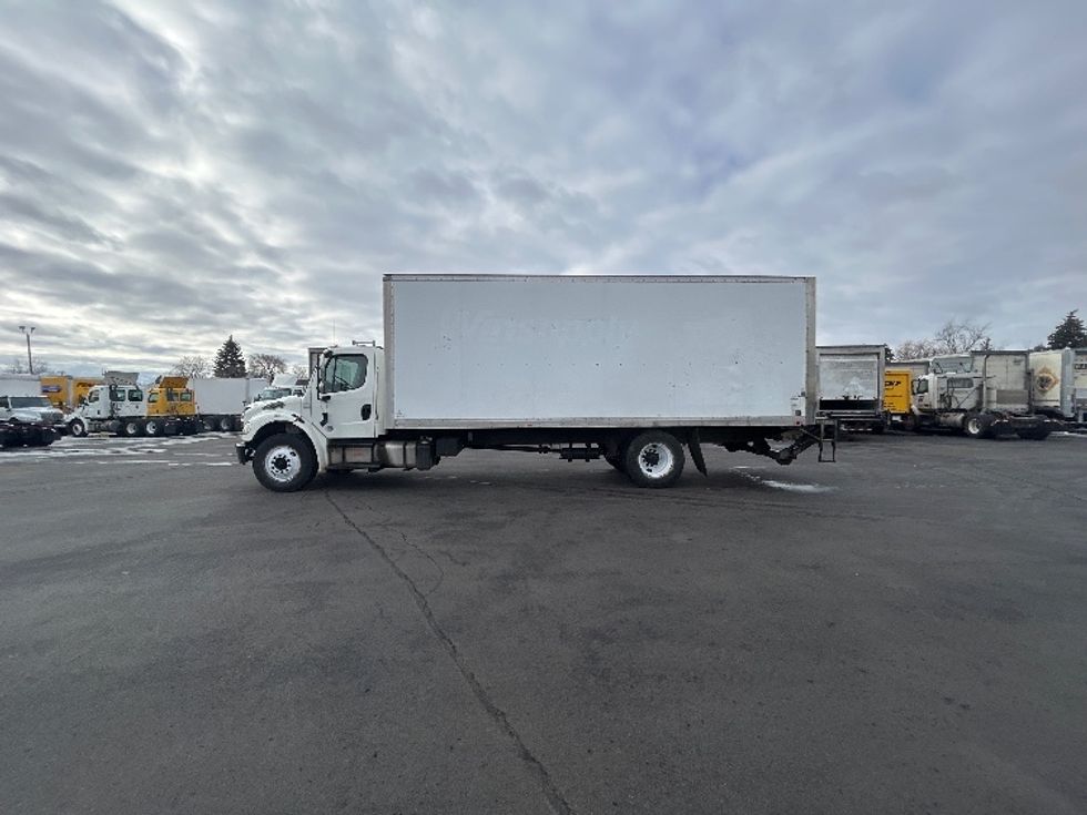 Medium Duty Box Truck-Light and Medium Duty Trucks-Freightliner-2019-M2-Brooklyn Park-MN-205,672\n\t\tmiles-$ 44,000 - Image 4