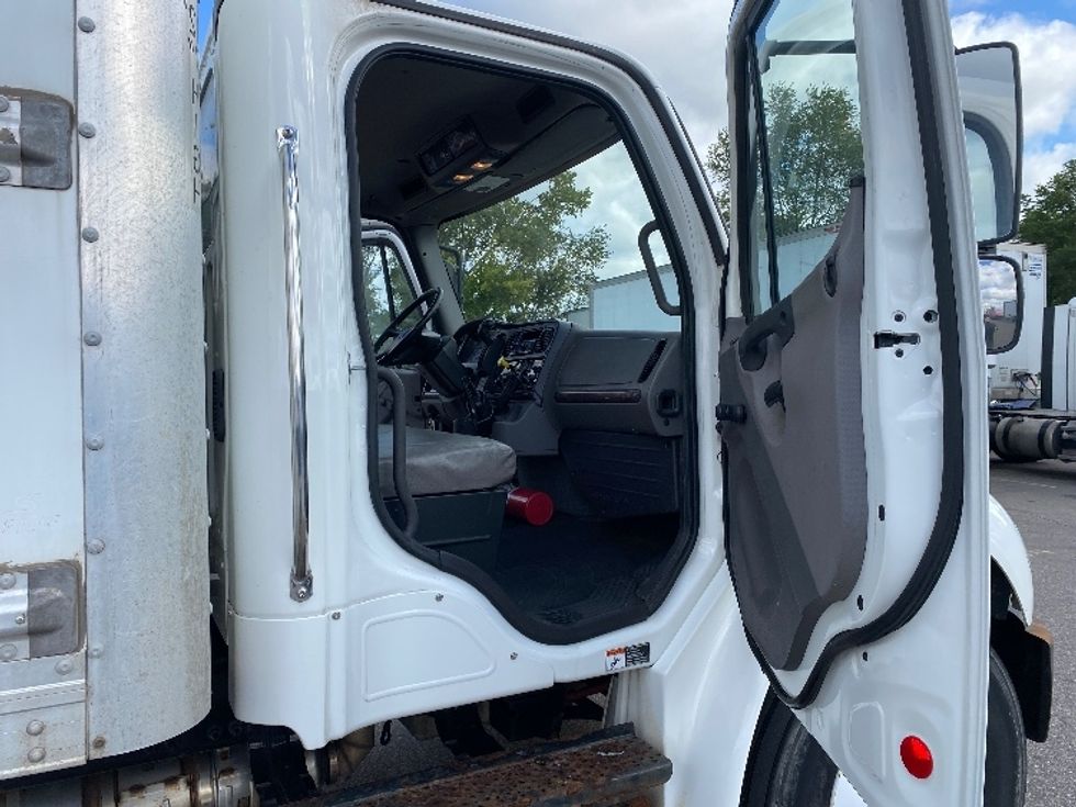 Medium Duty Box Truck-Light and Medium Duty Trucks-Freightliner-2019-M2-Brooklyn Park-MN-206,839\n\t\tmiles-$ 45,750 - Image 20