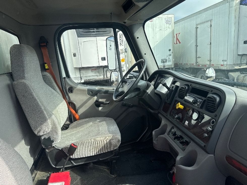 Medium Duty Box Truck-Light and Medium Duty Trucks-Freightliner-2019-M2-Brooklyn Park-MN-256,062\n\t\tmiles-$ 28,750 - Image 21