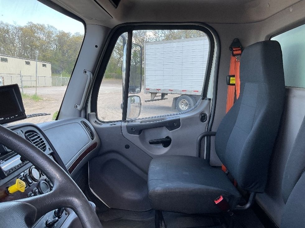 Medium Duty Box Truck-Light and Medium Duty Trucks-Freightliner-2019-M2-Brooklyn Park-MN-291,426\n\t\tmiles-$ 36,000 - Image 19