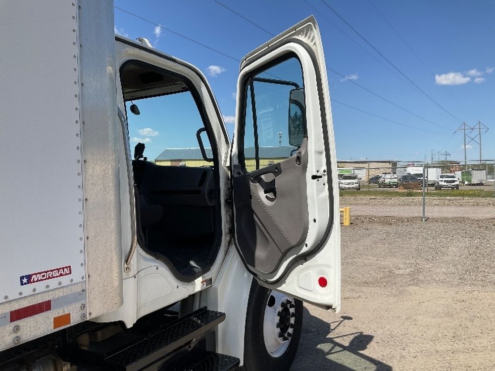 Medium Duty Box Truck-Light and Medium Duty Trucks-Freightliner-2019-M2-Brooklyn Park-MN-291,426\n\t\tmiles-$ 36,000 - Image 20