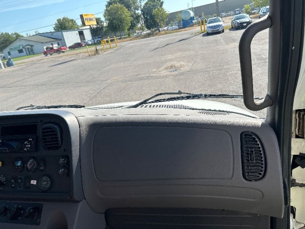 Medium Duty Box Truck-Light and Medium Duty Trucks-Freightliner-2019-M2-Brooklyn Park-MN-297,876\n\t\tmiles-$ 21,250 - Image 21