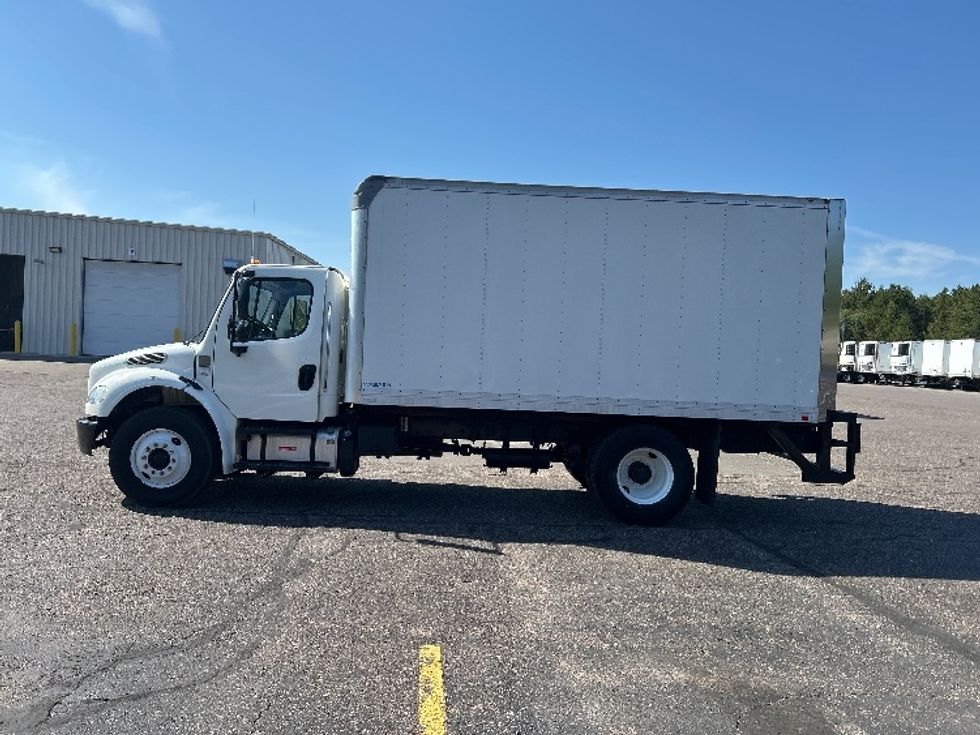 Medium Duty Box Truck-Light and Medium Duty Trucks-Freightliner-2019-M2-Brooklyn Park-MN-297,876\n\t\tmiles-$ 21,250 - Image 4