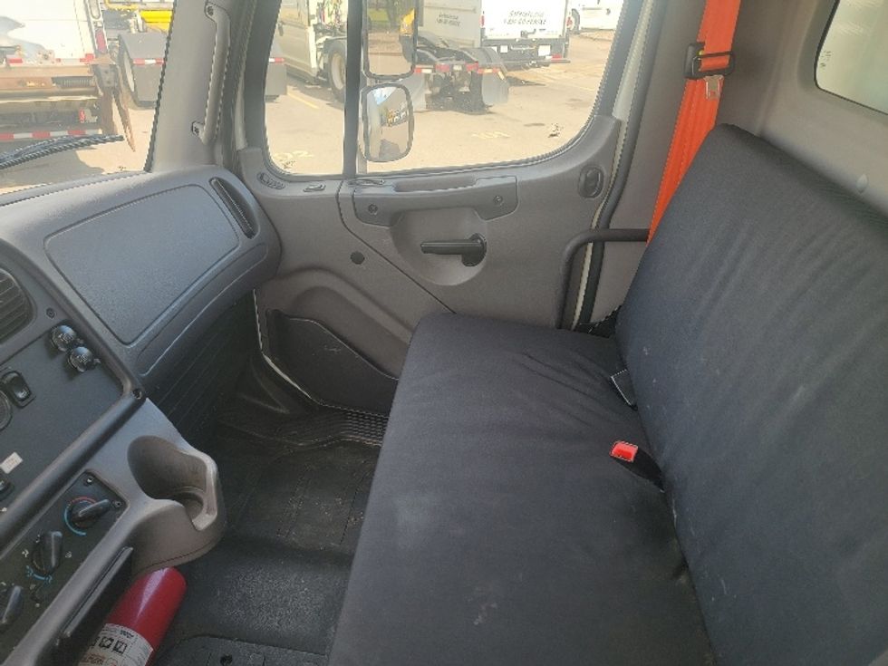Medium Duty Box Truck-Light and Medium Duty Trucks-Freightliner-2019-M2-Brooklyn Park-MN-78,987\n\t\tmiles-$ 62,250 - Image 19