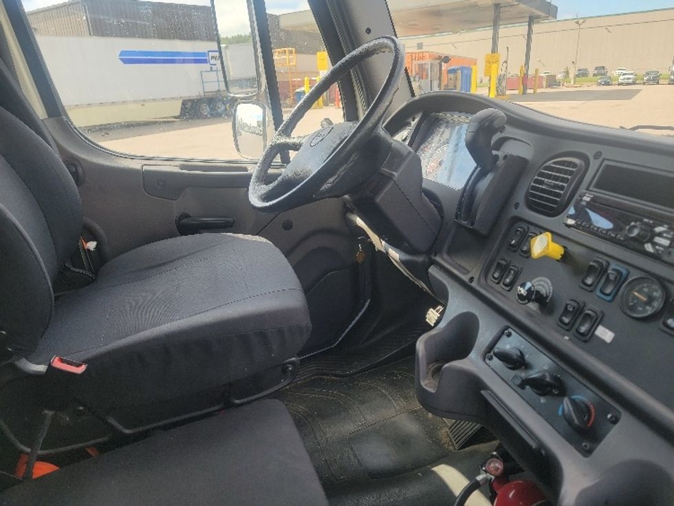 Medium Duty Box Truck-Light and Medium Duty Trucks-Freightliner-2019-M2-Brooklyn Park-MN-78,987\n\t\tmiles-$ 62,250 - Image 22