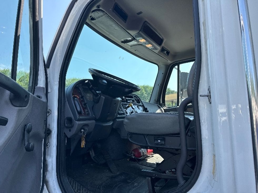 Medium Duty Box Truck-Light and Medium Duty Trucks-Freightliner-2019-M2-Burlington-NJ-207,617\n\t\tmiles-$ 37,750 - Image 16