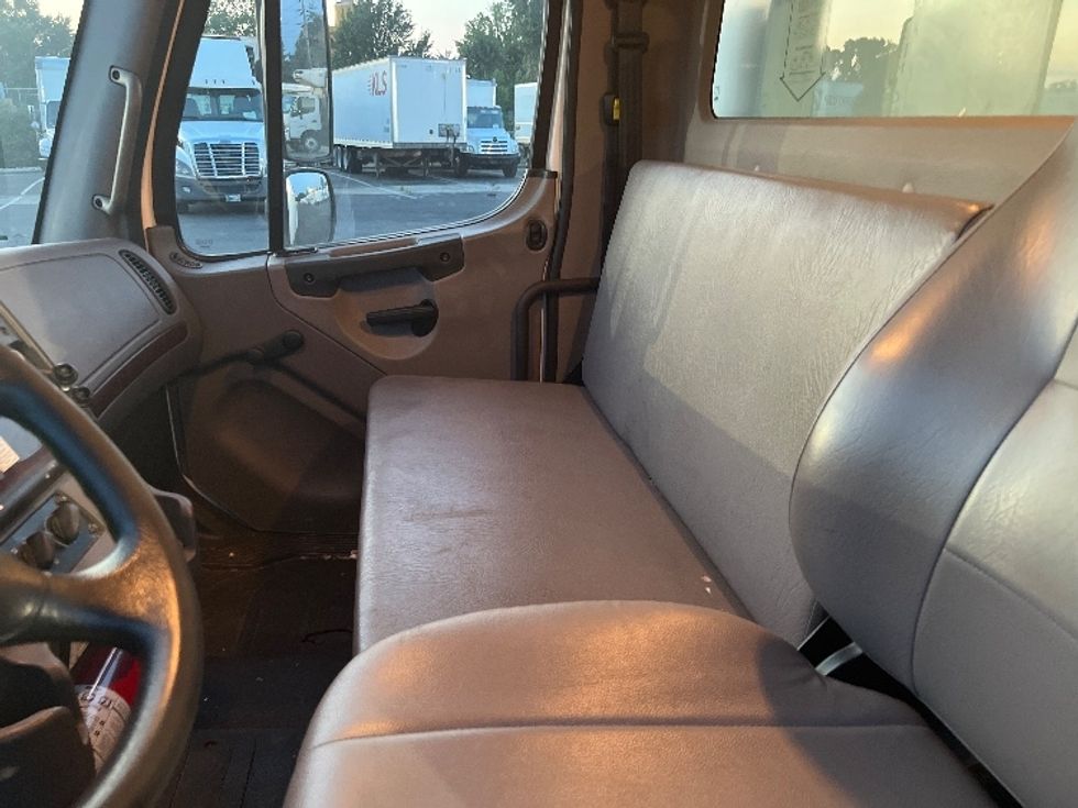 Medium Duty Box Truck-Light and Medium Duty Trucks-Freightliner-2019-M2-Burlington-NJ-211,248\n\t\tmiles-$ 34,250 - Image 19