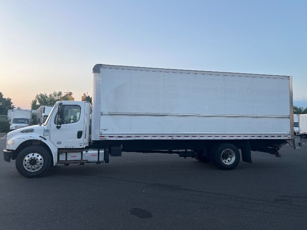 Medium Duty Box Truck-Light and Medium Duty Trucks-Freightliner-2019-M2-Burlington-NJ-211,474\n\t\tmiles-$ 34,250 - Image 4