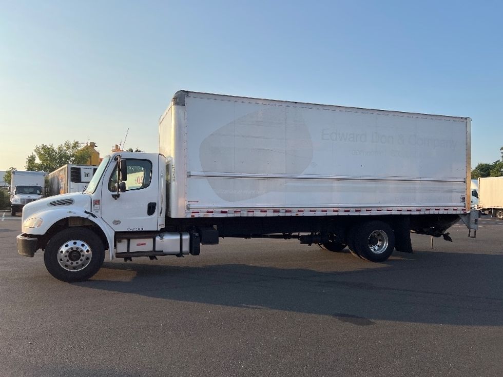 Medium Duty Box Truck-Light and Medium Duty Trucks-Freightliner-2019-M2-Burlington-NJ-220,666\n\t\tmiles-$ 33,000 - Image 4