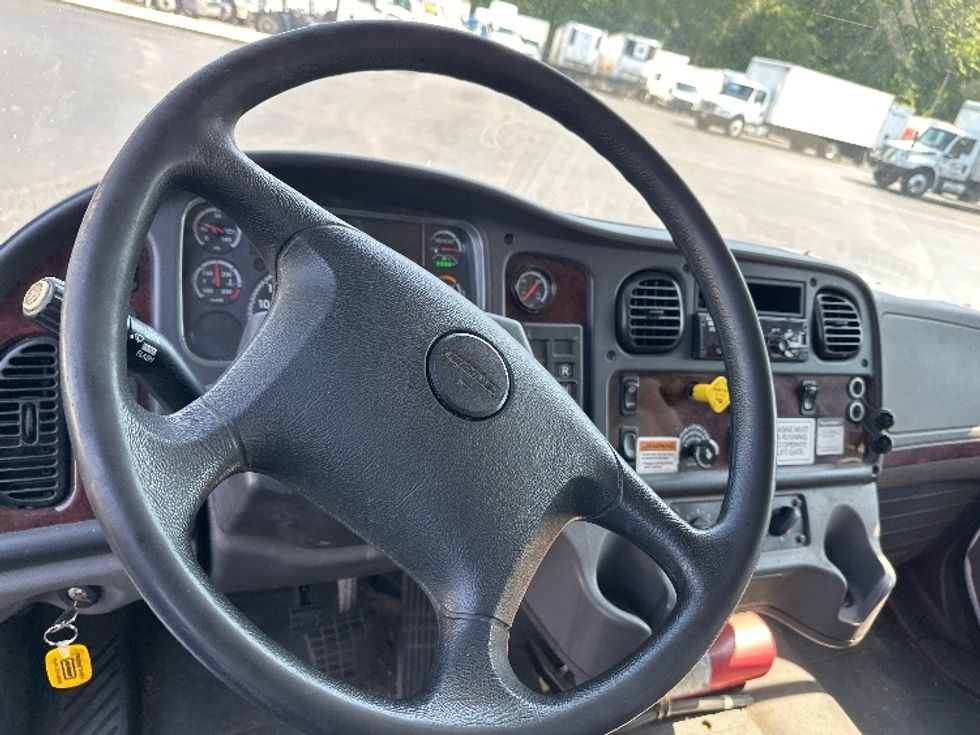 Medium Duty Box Truck-Light and Medium Duty Trucks-Freightliner-2019-M2-Burlington-NJ-224,558\n\t\tmiles-$ 35,500 - Image 18