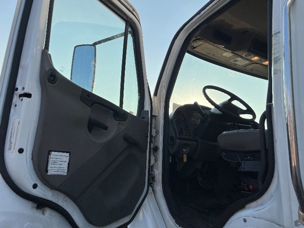 Medium Duty Box Truck-Light and Medium Duty Trucks-Freightliner-2019-M2-Burlington-NJ-229,980\n\t\tmiles-$ 31,750 - Image 16