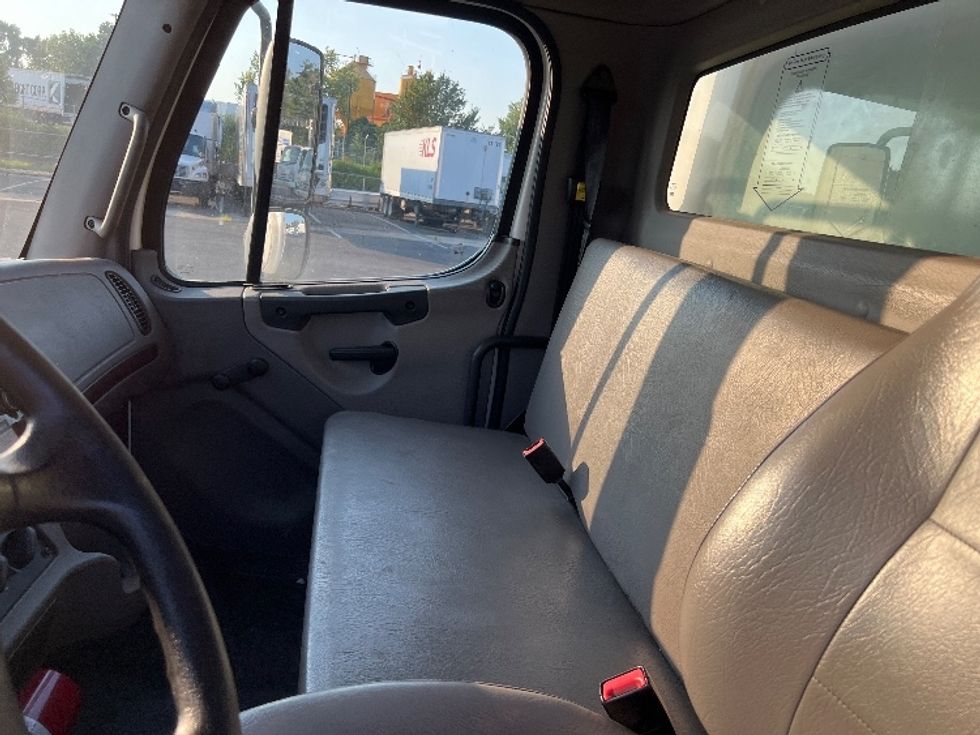 Medium Duty Box Truck-Light and Medium Duty Trucks-Freightliner-2019-M2-Burlington-NJ-229,980\n\t\tmiles-$ 31,750 - Image 19