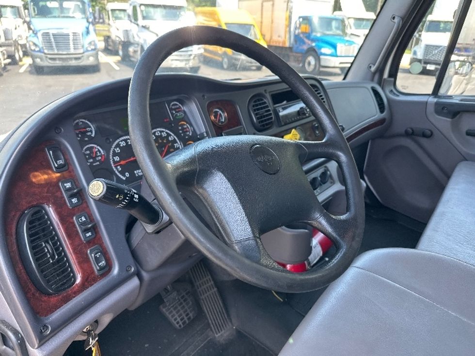 Medium Duty Box Truck-Light and Medium Duty Trucks-Freightliner-2019-M2-Burlington-NJ-243,040\n\t\tmiles-$ 33,000 - Image 17