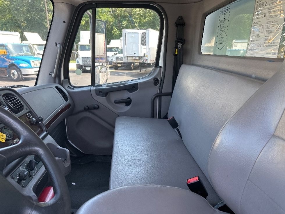 Medium Duty Box Truck-Light and Medium Duty Trucks-Freightliner-2019-M2-Burlington-NJ-243,040\n\t\tmiles-$ 33,000 - Image 19