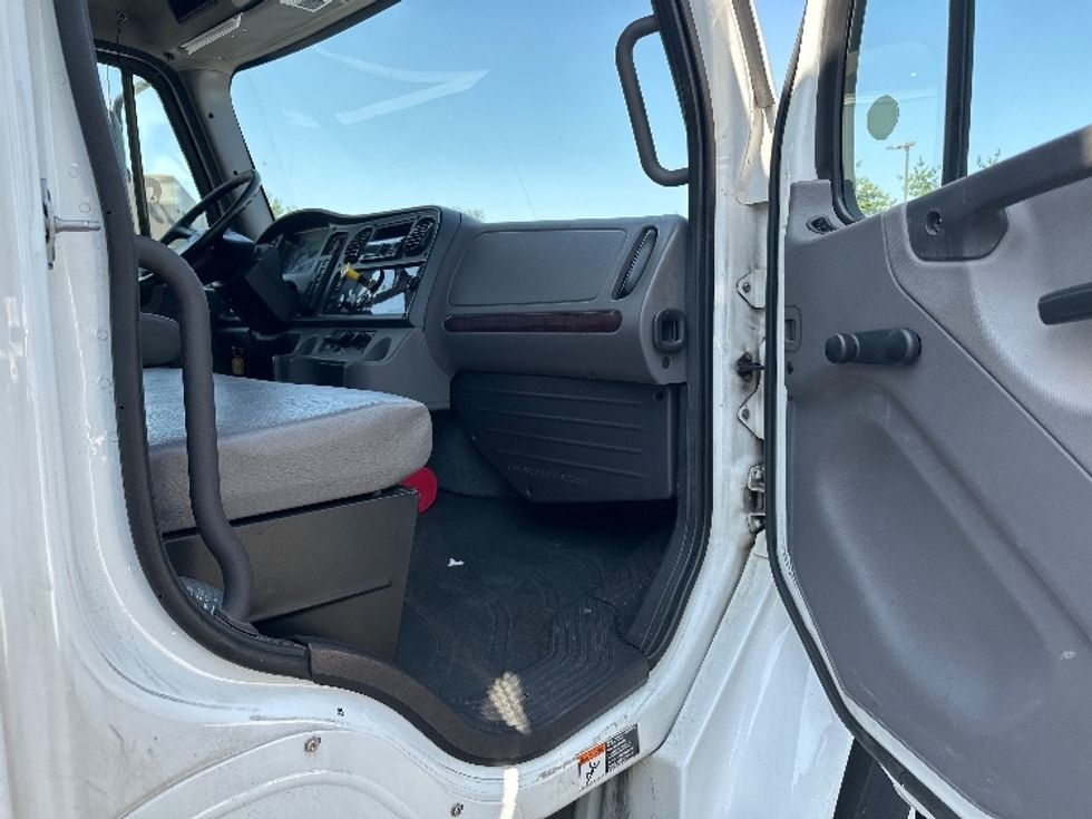 Medium Duty Box Truck-Light and Medium Duty Trucks-Freightliner-2019-M2-Burlington-NJ-243,040\n\t\tmiles-$ 33,000 - Image 20
