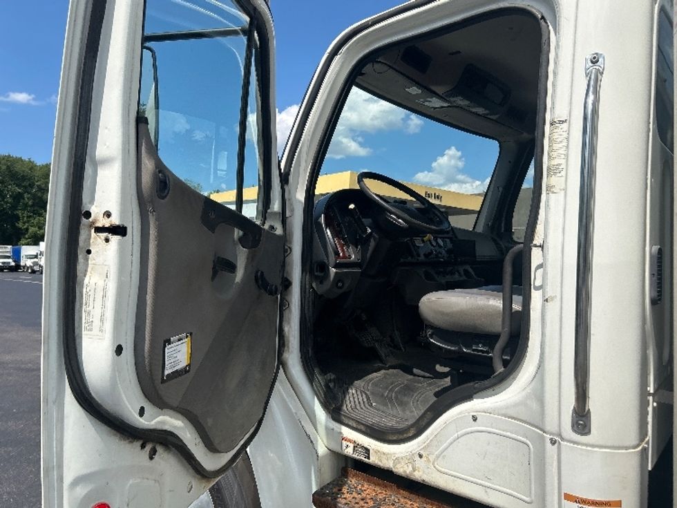 Medium Duty Box Truck-Light and Medium Duty Trucks-Freightliner-2019-M2-Burlington-NJ-276,036\n\t\tmiles-$ 43,250 - Image 16