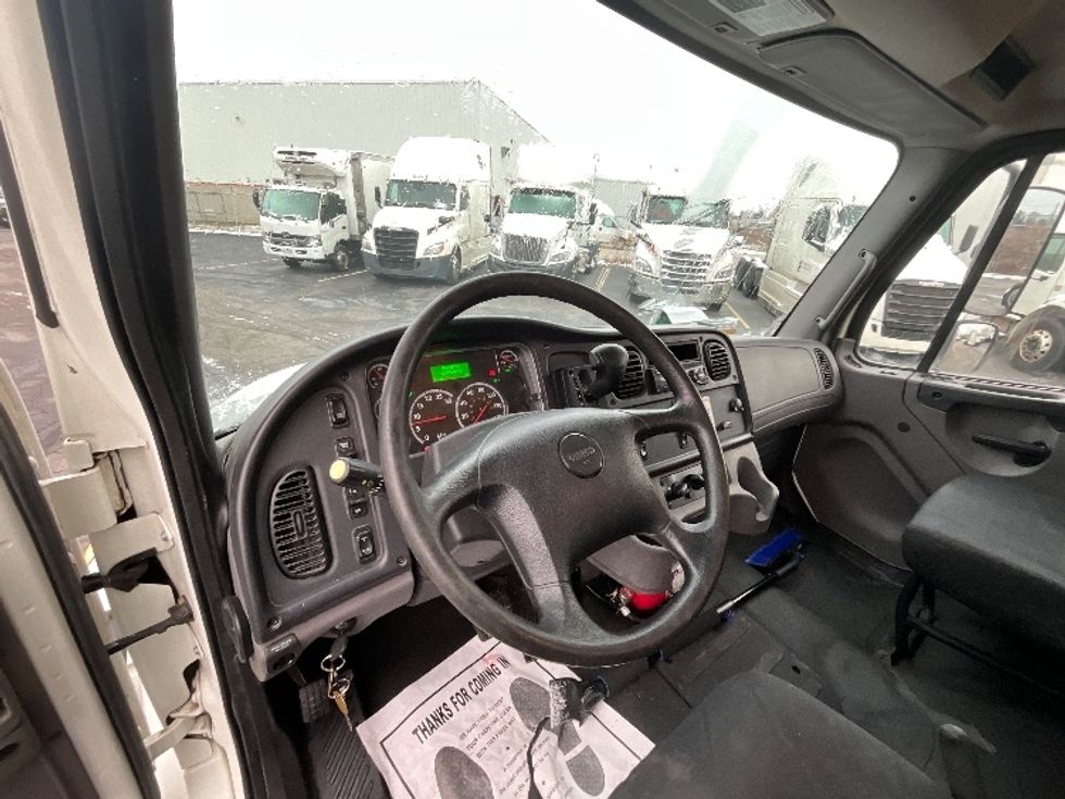 Medium Duty Box Truck-Light and Medium Duty Trucks-Freightliner-2019-M2-Burlington-ON-123,406\n\t\tkm-$ 75,250 - Image 16