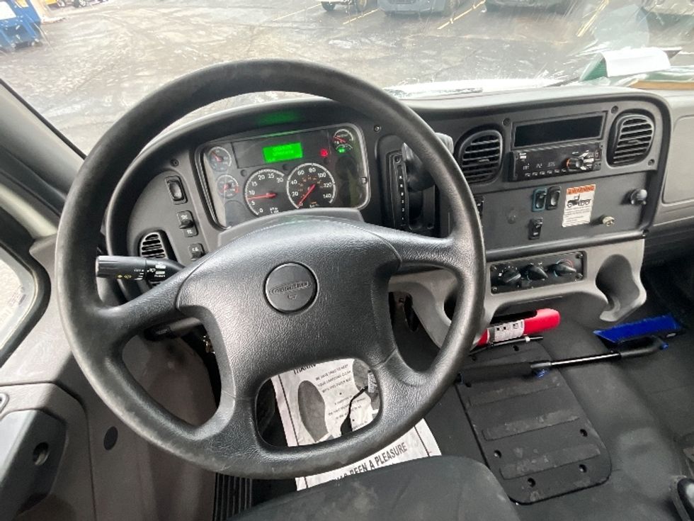 Medium Duty Box Truck-Light and Medium Duty Trucks-Freightliner-2019-M2-Burlington-ON-123,406\n\t\tkm-$ 75,250 - Image 17