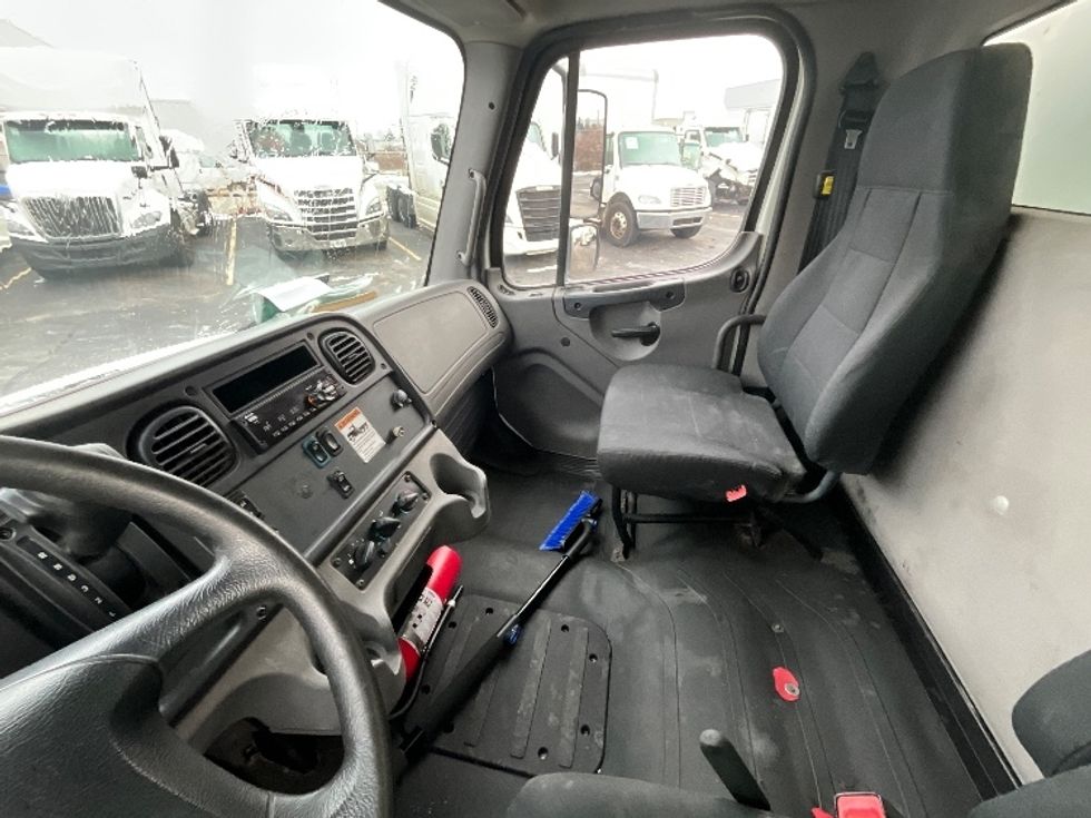 Medium Duty Box Truck-Light and Medium Duty Trucks-Freightliner-2019-M2-Burlington-ON-123,406\n\t\tkm-$ 75,250 - Image 18