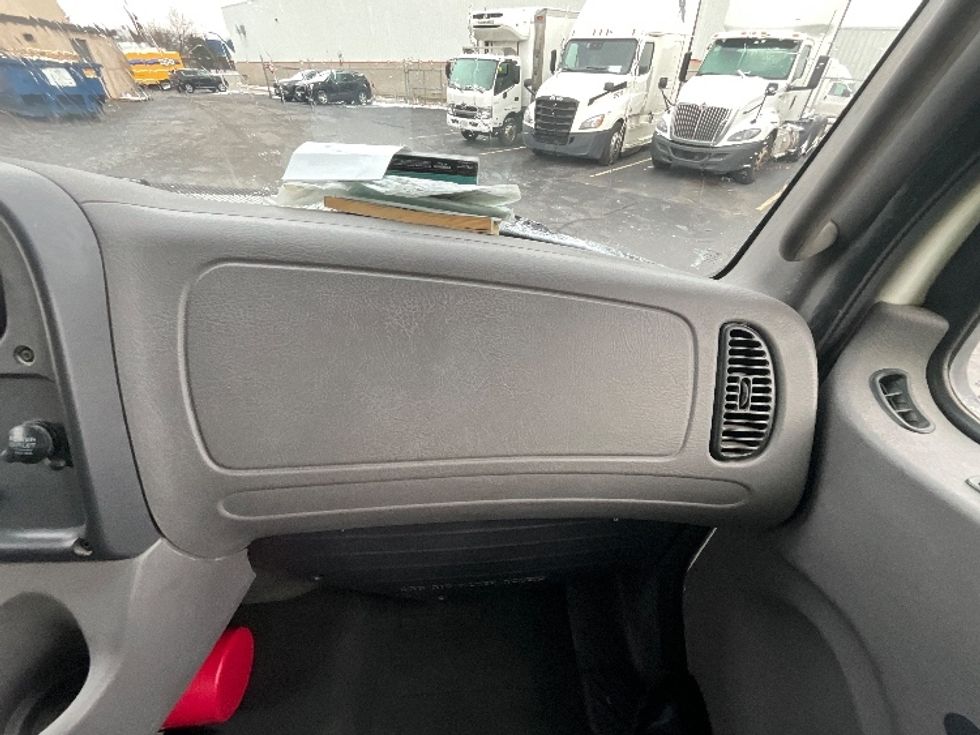 Medium Duty Box Truck-Light and Medium Duty Trucks-Freightliner-2019-M2-Burlington-ON-123,406\n\t\tkm-$ 75,250 - Image 20