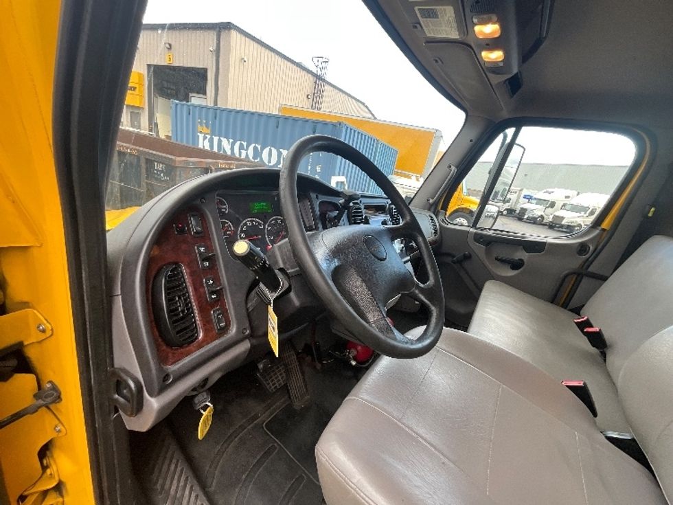 Medium Duty Box Truck-Light and Medium Duty Trucks-Freightliner-2019-M2-Burlington-ON-245,979\n\t\tkm-$ 67,000 - Image 17