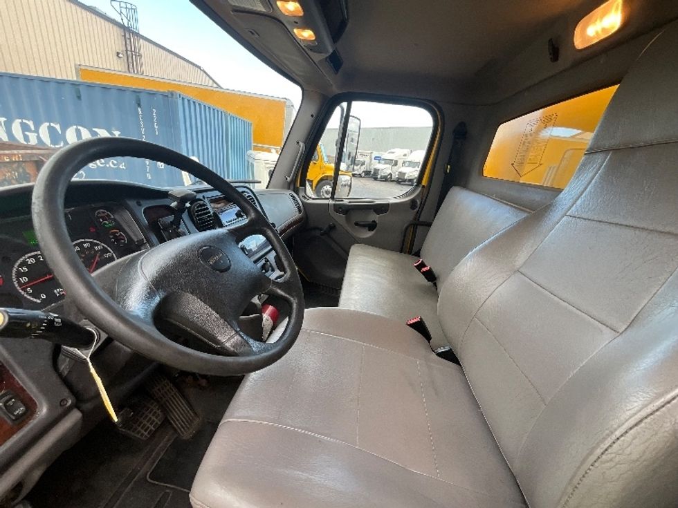 Medium Duty Box Truck-Light and Medium Duty Trucks-Freightliner-2019-M2-Burlington-ON-245,979\n\t\tkm-$ 67,000 - Image 19