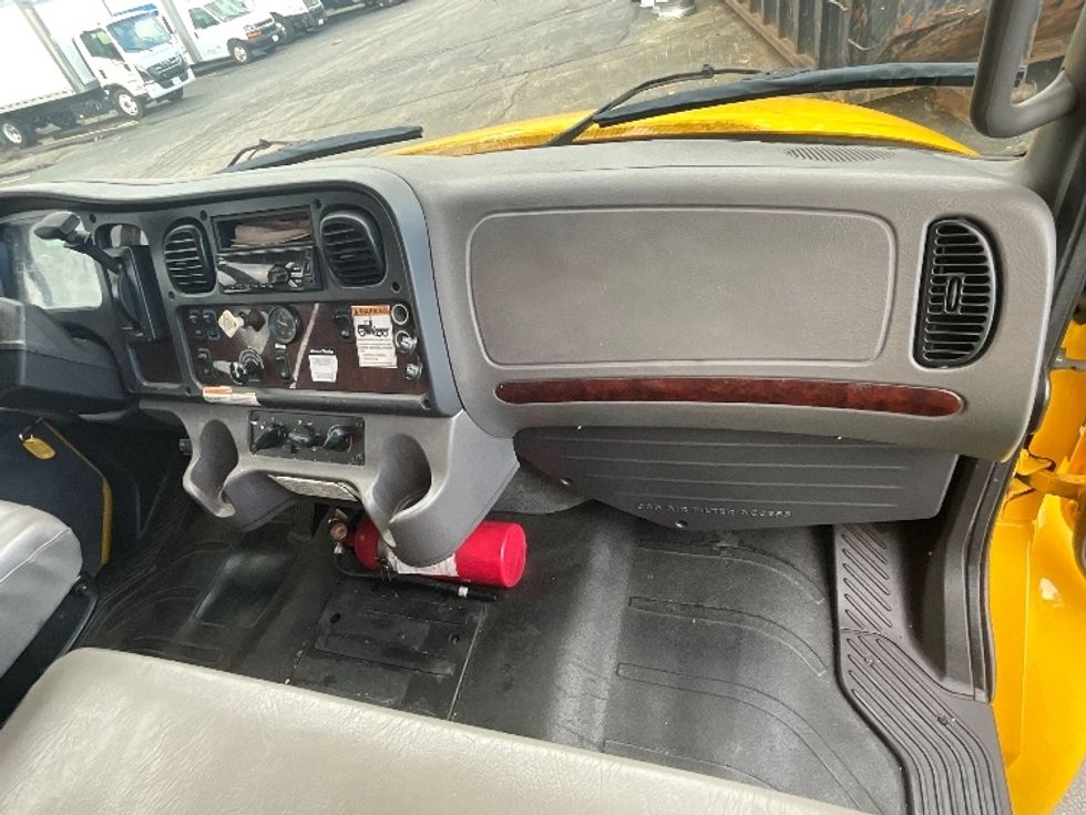 Medium Duty Box Truck-Light and Medium Duty Trucks-Freightliner-2019-M2-Burlington-ON-245,979\n\t\tkm-$ 67,000 - Image 21