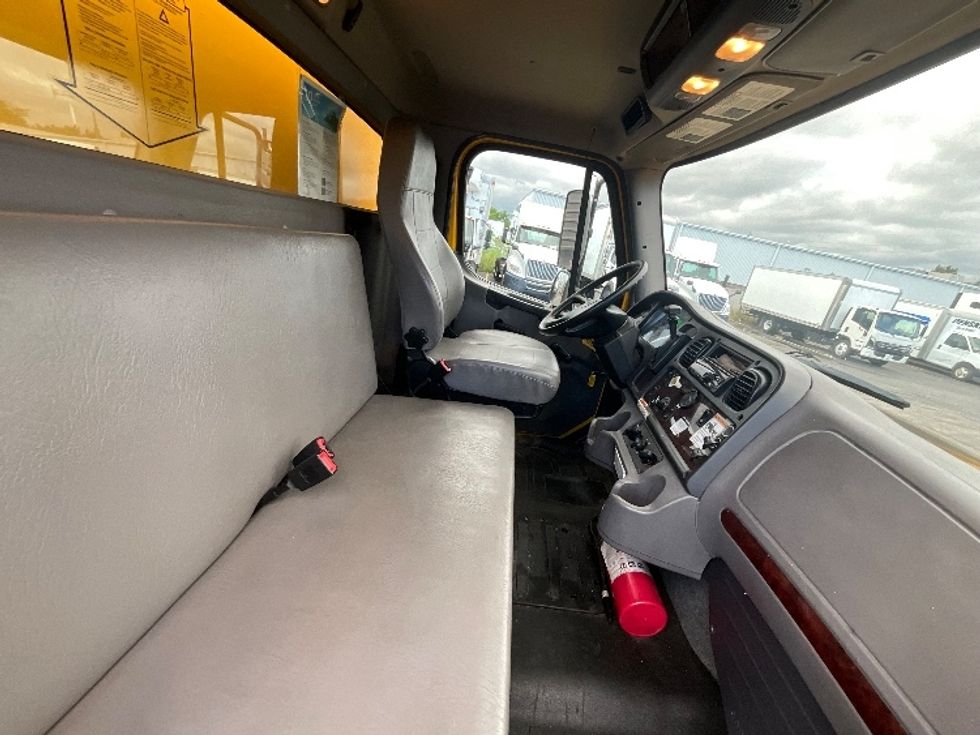Medium Duty Box Truck-Light and Medium Duty Trucks-Freightliner-2019-M2-Burlington-ON-245,979\n\t\tkm-$ 67,000 - Image 22