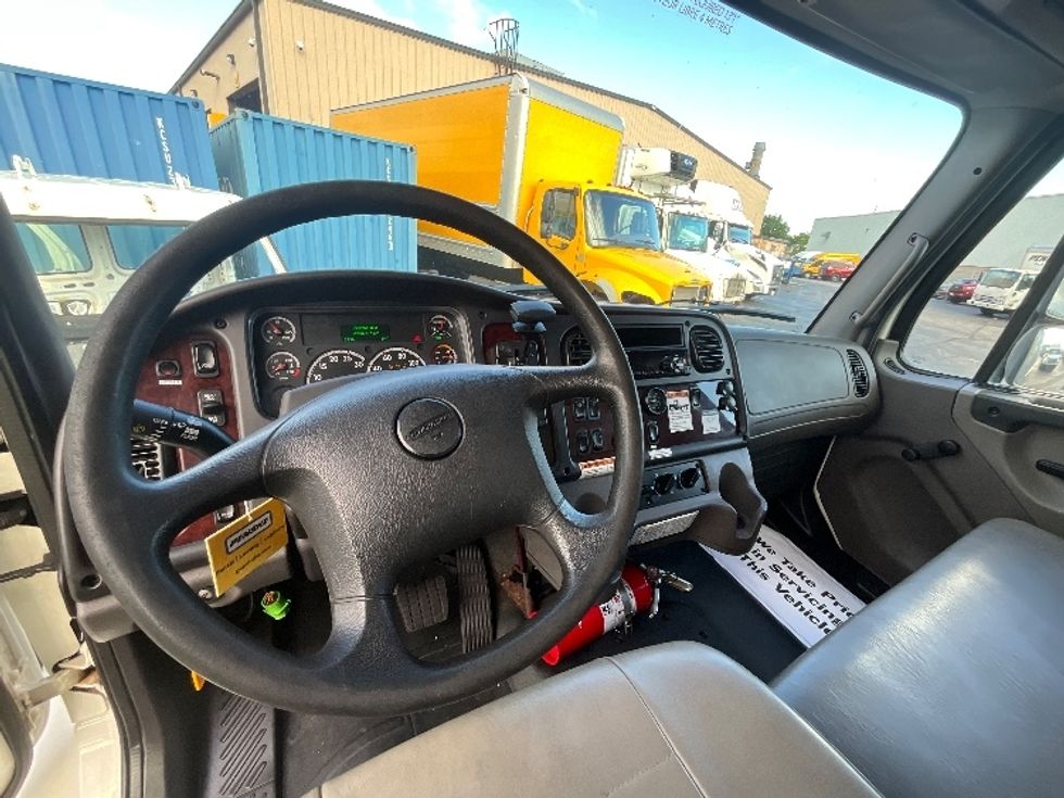 Medium Duty Box Truck-Light and Medium Duty Trucks-Freightliner-2019-M2-Burlington-ON-285,877\n\t\tkm-$ 64,750 - Image 18