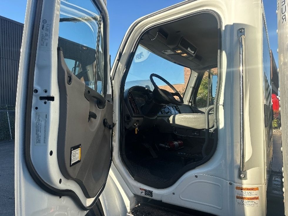 Medium Duty Box Truck-Light and Medium Duty Trucks-Freightliner-2019-M2-Burlington-ON-297,458\n\t\tkm-$ 58,000 - Image 16