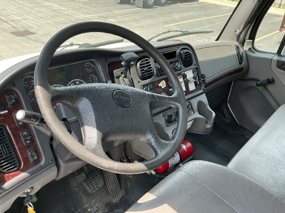 Medium Duty Box Truck-Light and Medium Duty Trucks-Freightliner-2019-M2-Burlington-ON-297,458\n\t\tkm-$ 58,000 - Image 17