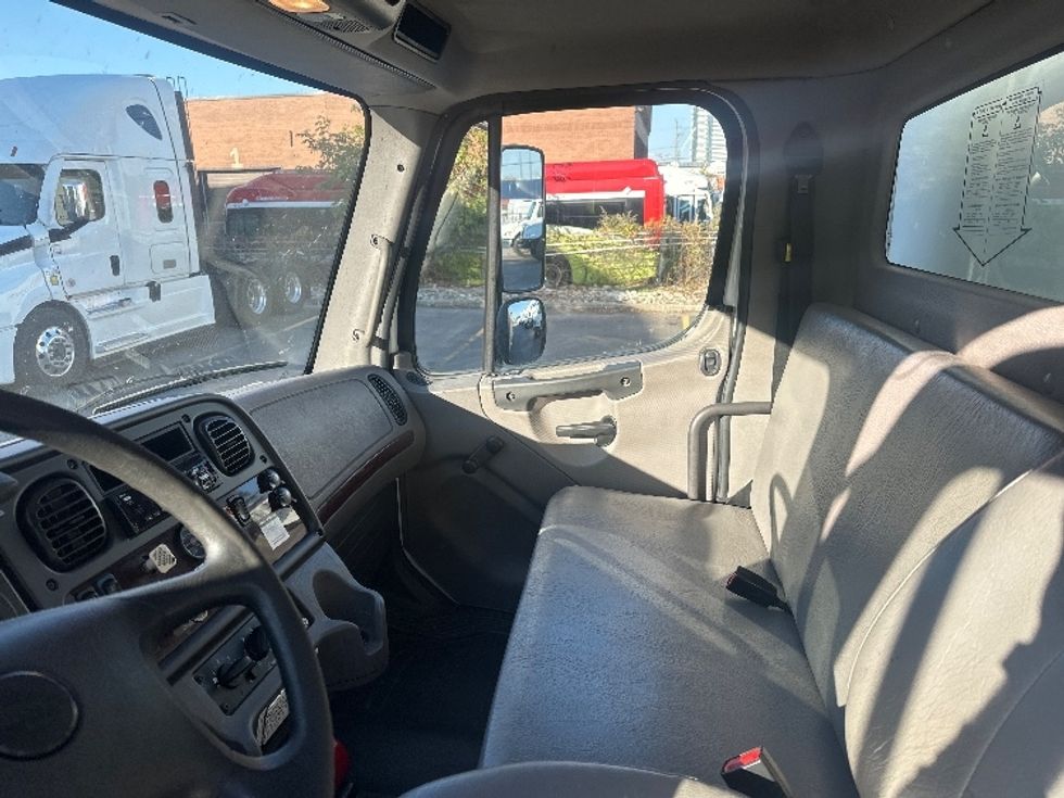 Medium Duty Box Truck-Light and Medium Duty Trucks-Freightliner-2019-M2-Burlington-ON-297,458\n\t\tkm-$ 58,000 - Image 19