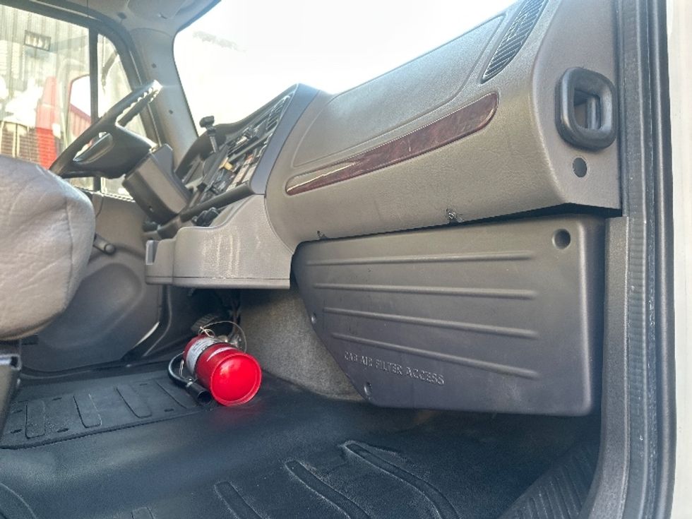 Medium Duty Box Truck-Light and Medium Duty Trucks-Freightliner-2019-M2-Burlington-ON-297,458\n\t\tkm-$ 58,000 - Image 21