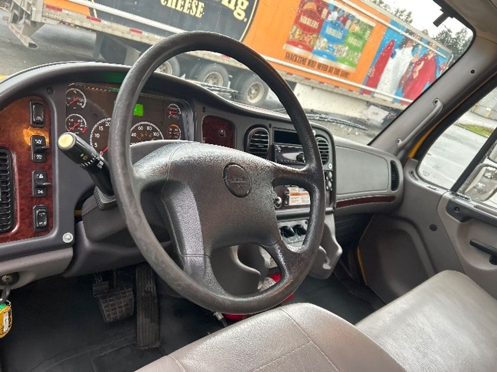 Medium Duty Box Truck-Light and Medium Duty Trucks-Freightliner-2019-M2-Burnaby-BC-160,814\n\t\tkm-$ 73,500 - Image 17