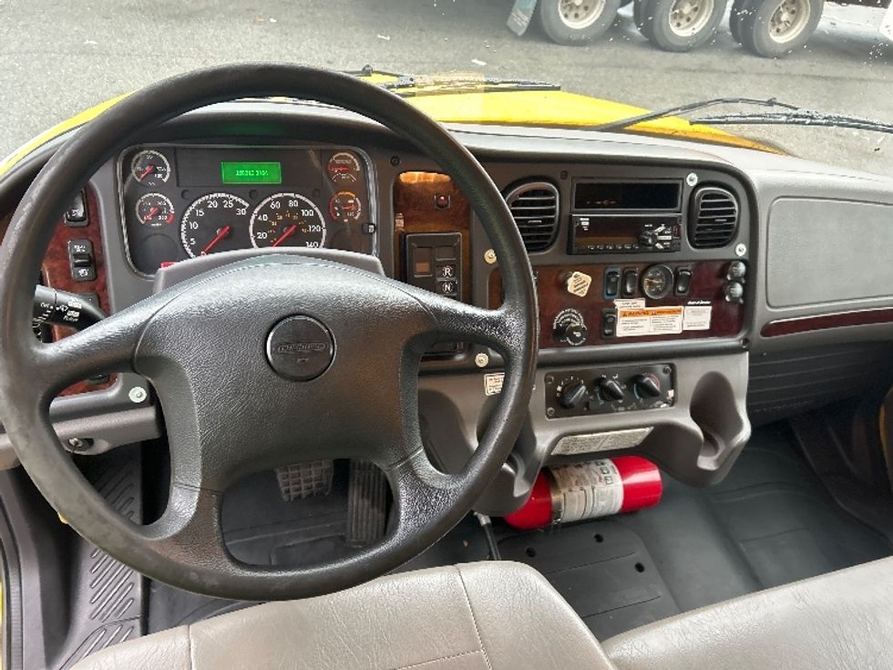 Medium Duty Box Truck-Light and Medium Duty Trucks-Freightliner-2019-M2-Burnaby-BC-160,814\n\t\tkm-$ 73,500 - Image 18