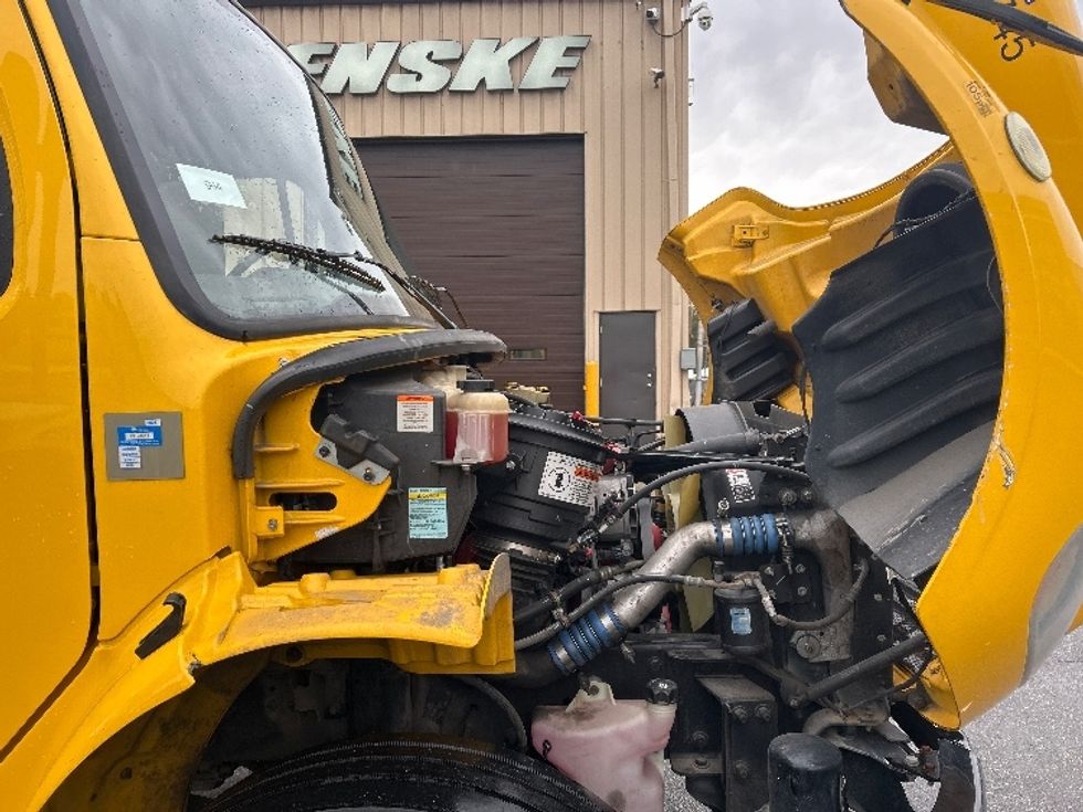 Medium Duty Box Truck-Light and Medium Duty Trucks-Freightliner-2019-M2-Burnaby-BC-160,814\n\t\tkm-$ 73,500 - Image 23