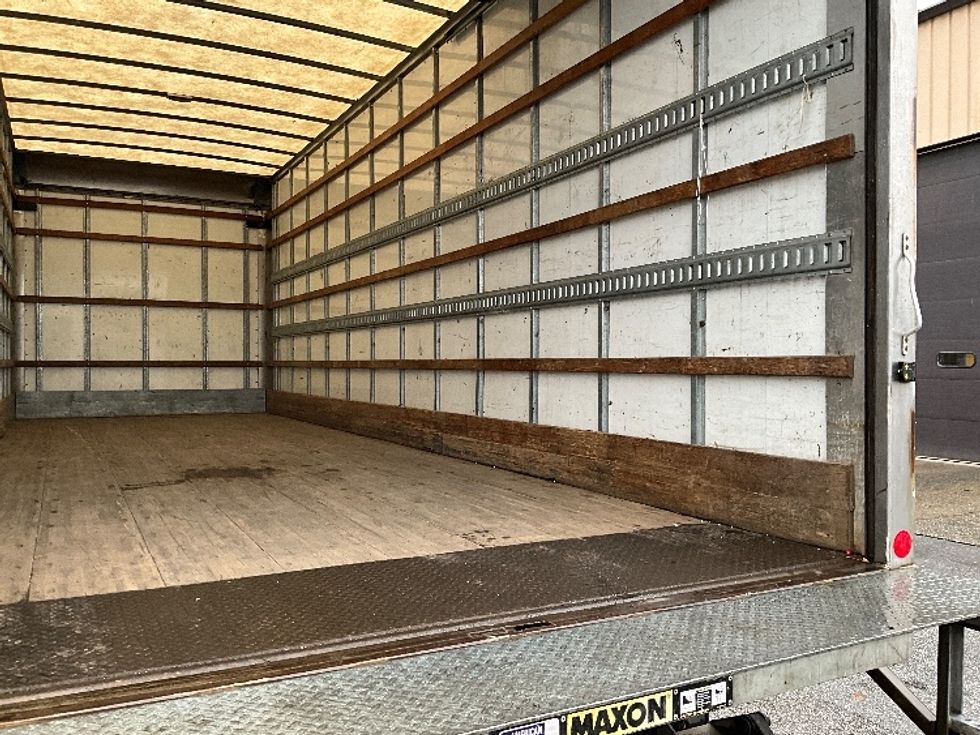 Medium Duty Box Truck-Light and Medium Duty Trucks-Freightliner-2019-M2-Burnaby-BC-177,745\n\t\tkm-$ 72,500 - Image 12